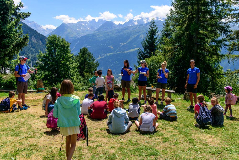 Виды отдыха на каникулах. Лагерь в Швейцарии Монтана. Летний лагерь в Швейцарии. Summer Camp лагерь. Лагерь в горах Швейцарии.