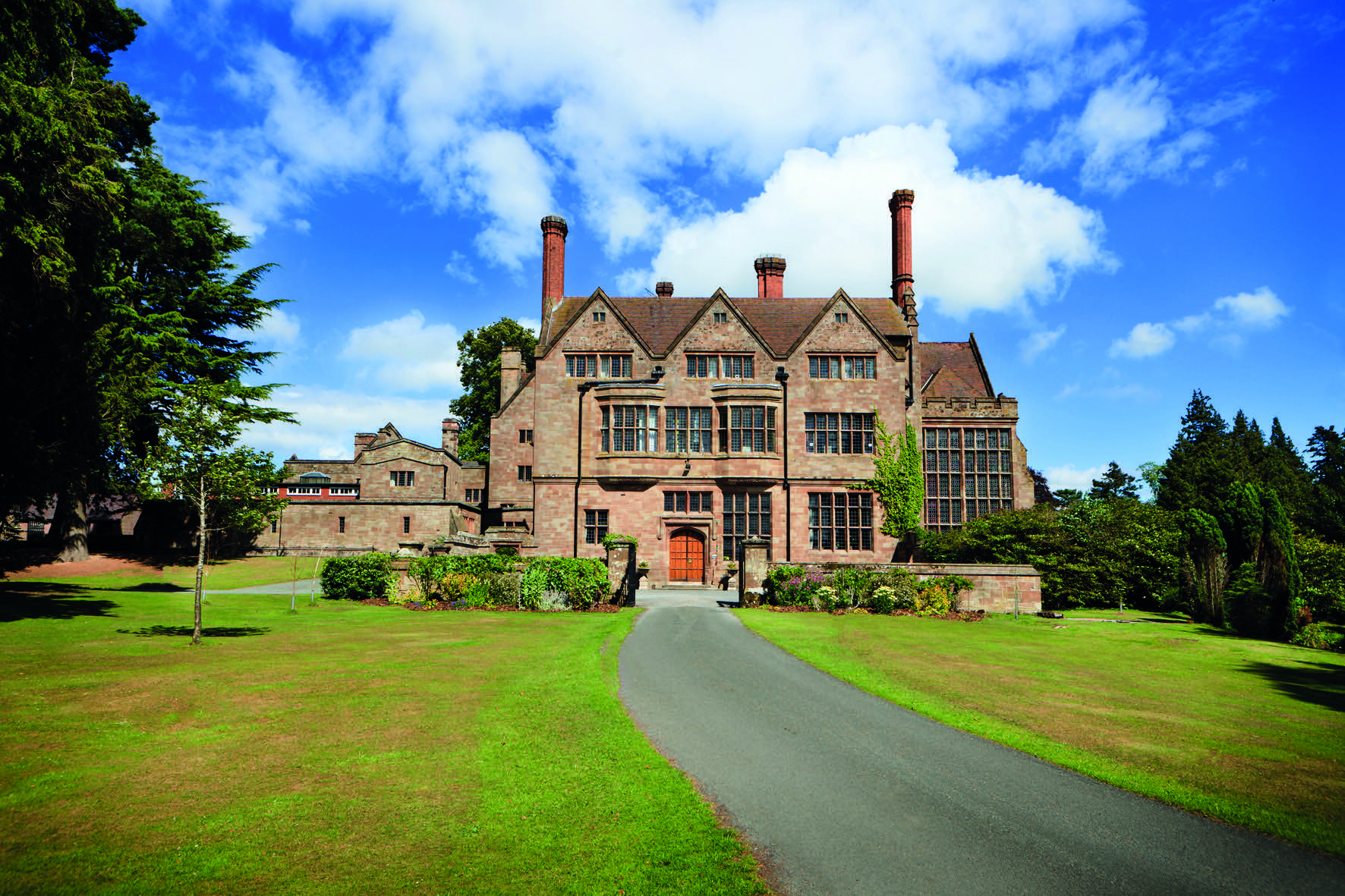 State school in britain. Бординг скул в Англии. Школа Пансион в Англии. Частная школа Пансион в Британии. Частная школа в Англии.