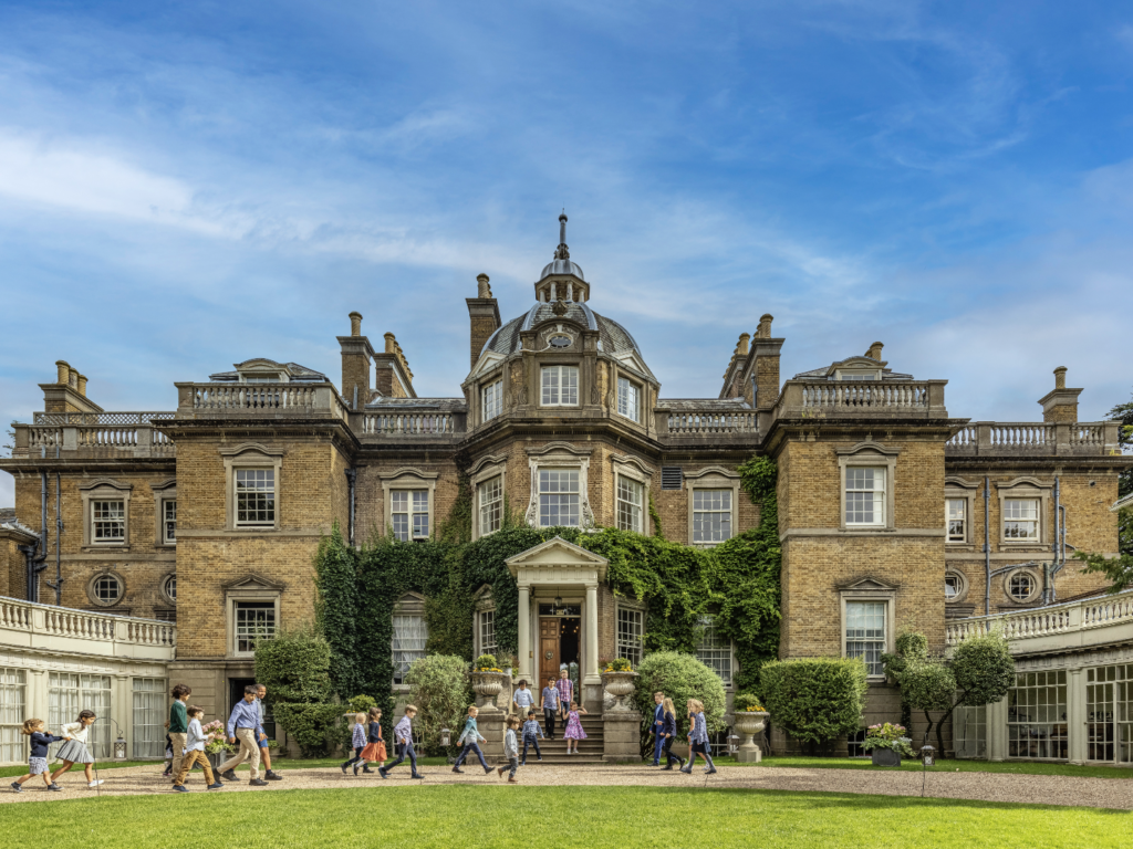 Hampton Court House