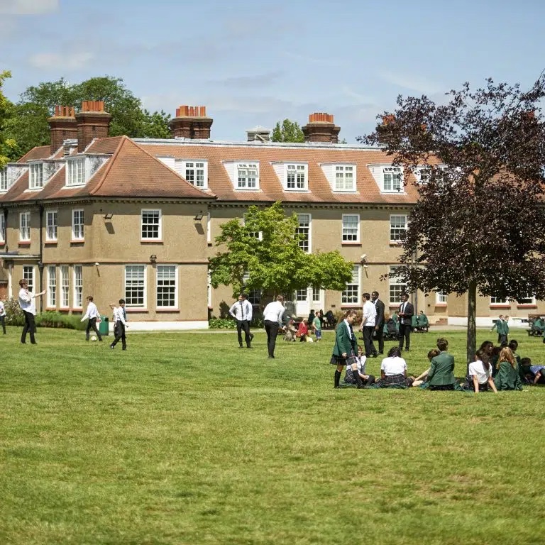 Farringtons School