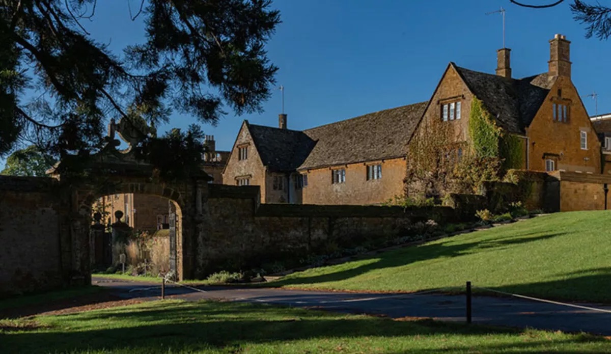 Tudor Hall School